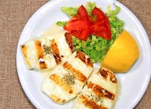 Brânză halloumi la grătar
