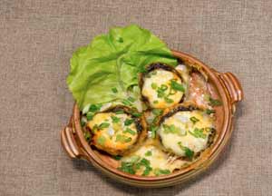 Ciuperci umplute cu brânză feta