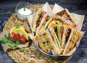 Pita club pui/porc/mixt